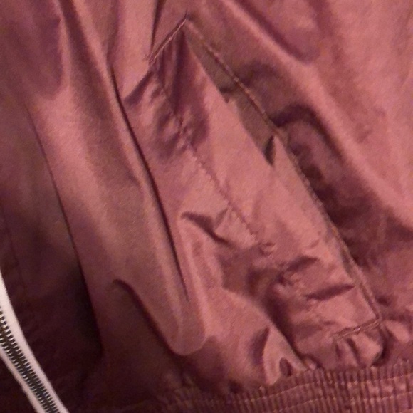 Windbreaker - Picture 5 of 5